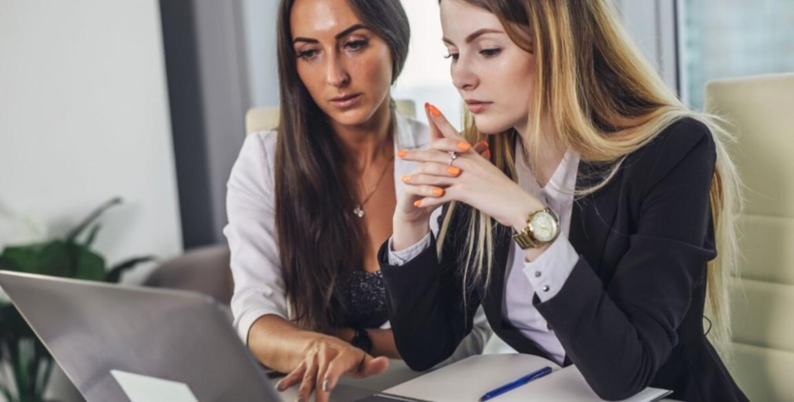 Strukturiertes Lernen mit konkreten Buchungsbeispielen